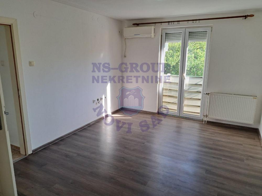 Glavna slika -567826-Na prodaju odličan jednoiposoban stan na Telepu. 