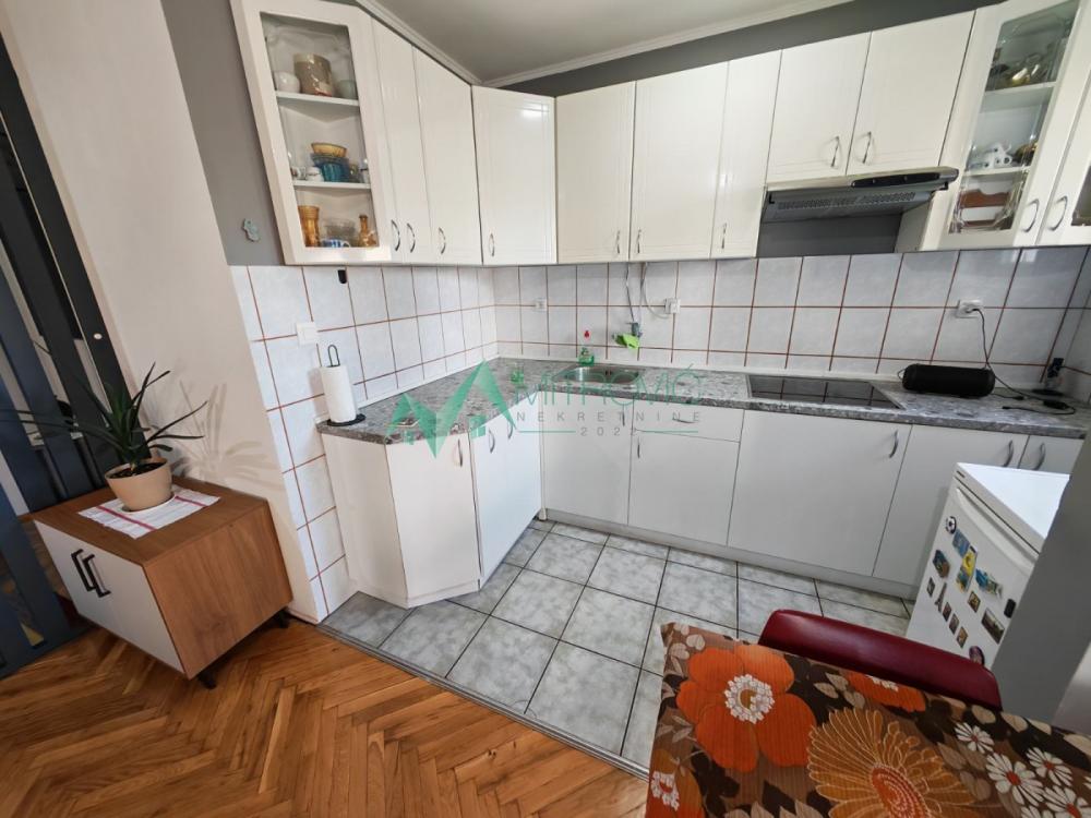 Slika 3 - Avijacija, urbana vila, 56 m2. Renoviran dvosoban! 