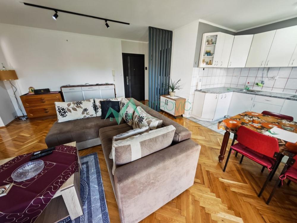 Slika 1 - Avijacija, urbana vila, 56 m2. Renoviran dvosoban! 