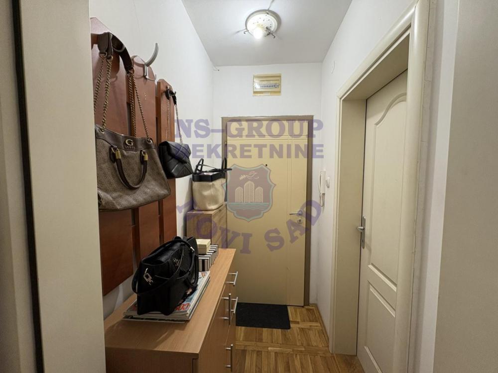 Slika 4 - Jednosoban, 27m2, Podbara Novi Sad