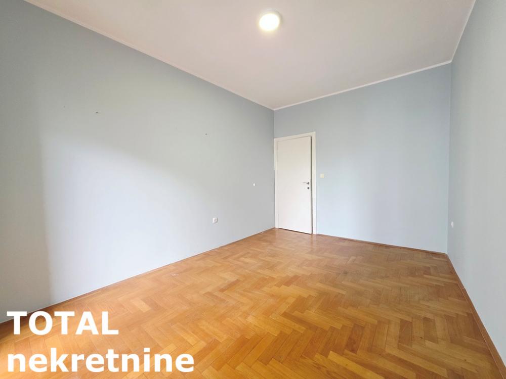Slika 9 - Stan,NOVI SAD,CENTAR,kv: 78.00, € 250000, ID: 1101838
