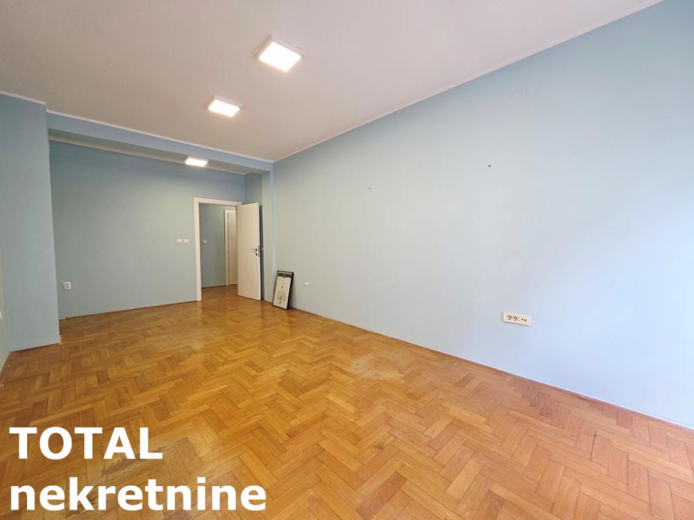 Slika 3 - Stan,NOVI SAD,CENTAR,kv: 78.00, € 250000, ID: 1101838