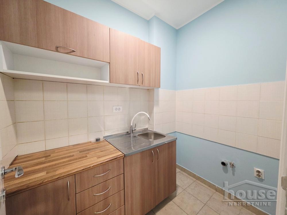 Slika 4 - Stan,NOVI SAD,CENTAR,kv: 78.00, € 250000, ID: 1064990