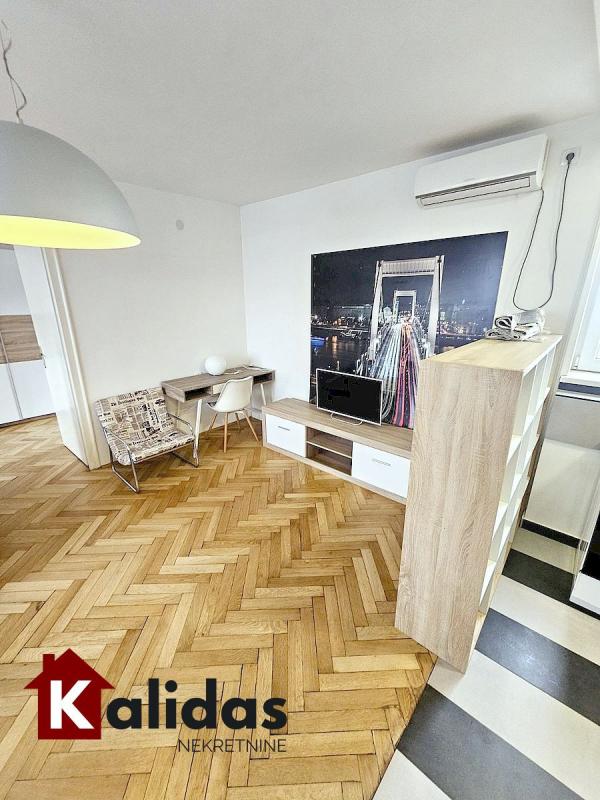 Slika 4 - Stan,NOVI SAD,CENTAR,kv: 48, € 185400, ID: 1008550
