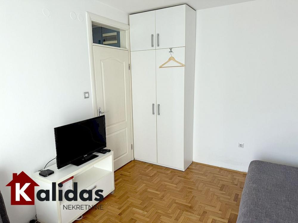 Slika 1 - Stan,NOVI SAD,CENTAR,kv: 23, € 89600, ID: 1008828