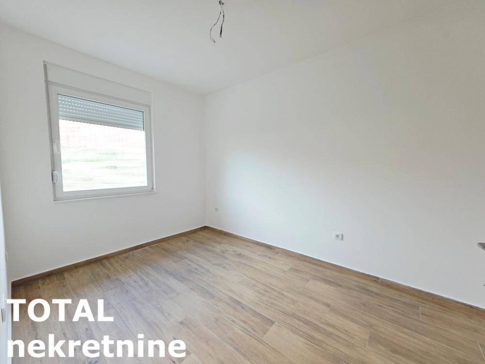 Slika 5 - Stan,NOVI SAD,ADICE,kv: 50.00, € 100000, ID: 1100167