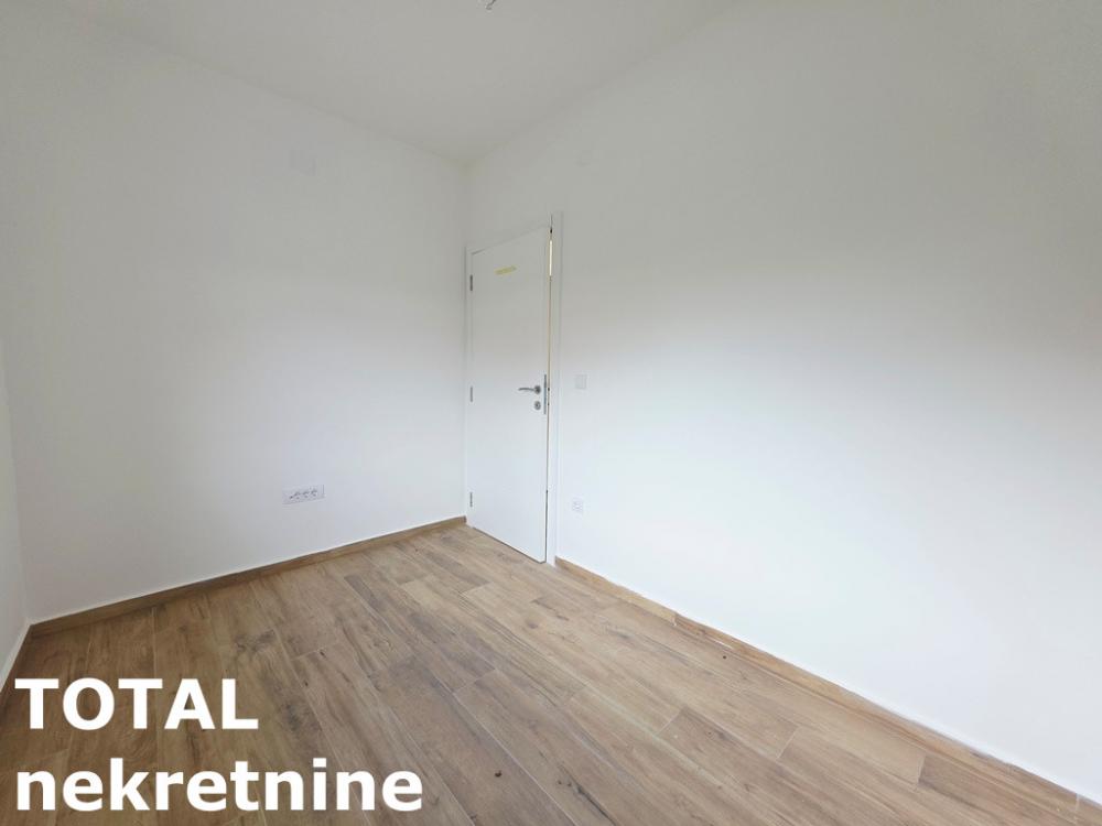 Slika 8 - Stan,NOVI SAD,ADICE,kv: 50.00, € 100000, ID: 1100167