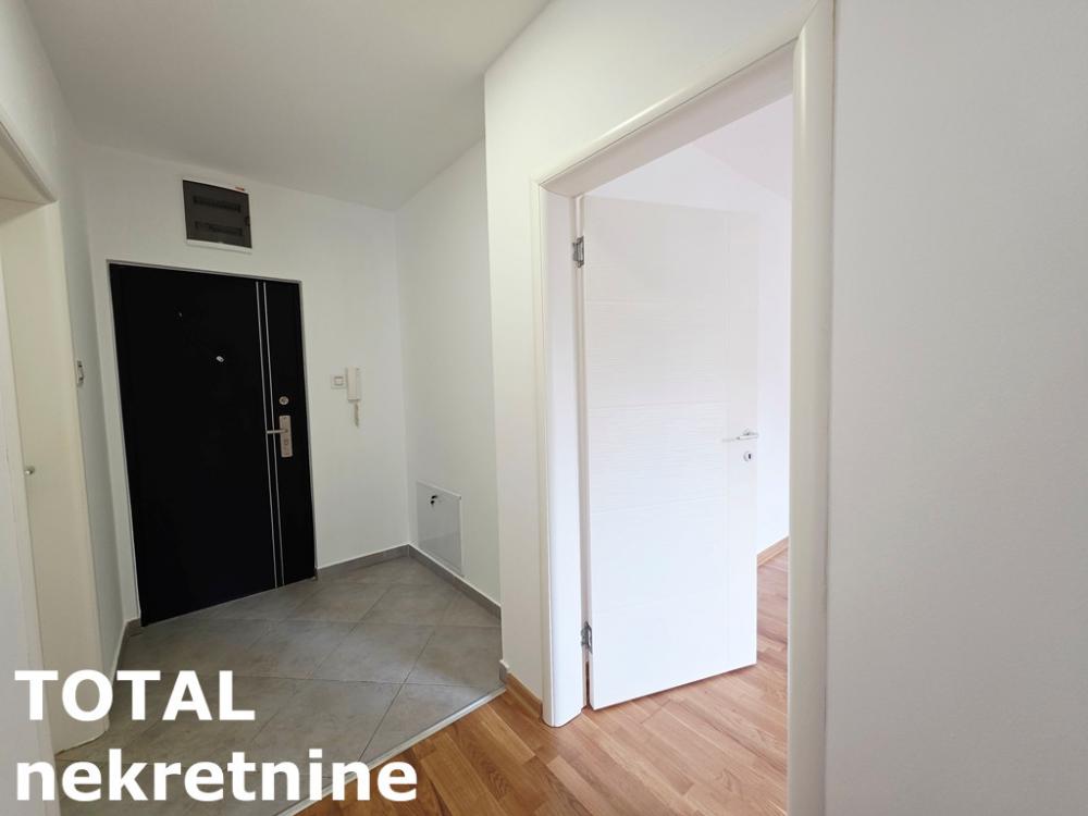 Slika 9 - Stan,NOVI SAD,DETELINARA,kv: 40.00, € 126000, ID: 1102701