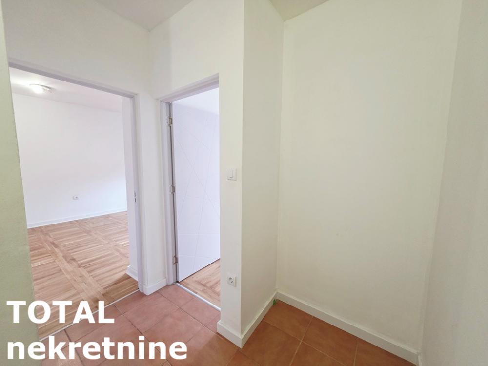 Slika 9 - Stan,NOVI SAD,NOVA DETELINARA,kv: 37.00, € 118000, ID: 1102704