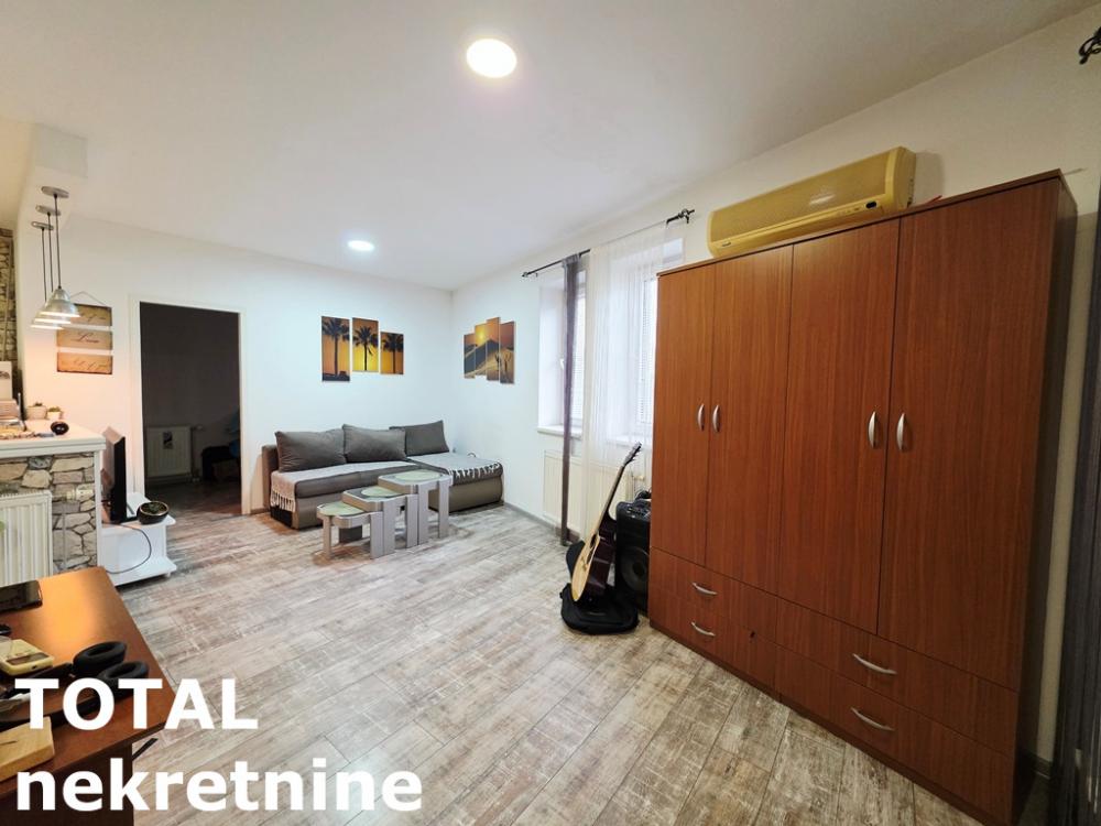 Slika 2 - Stan,NOVI SAD,CENTAR,kv: 42.00, € 134400, ID: 1102711
