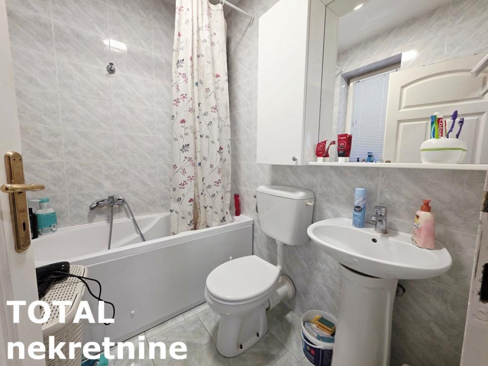 Slika 10 - Stan,NOVI SAD,CENTAR,kv: 42.00, € 134400, ID: 1102711