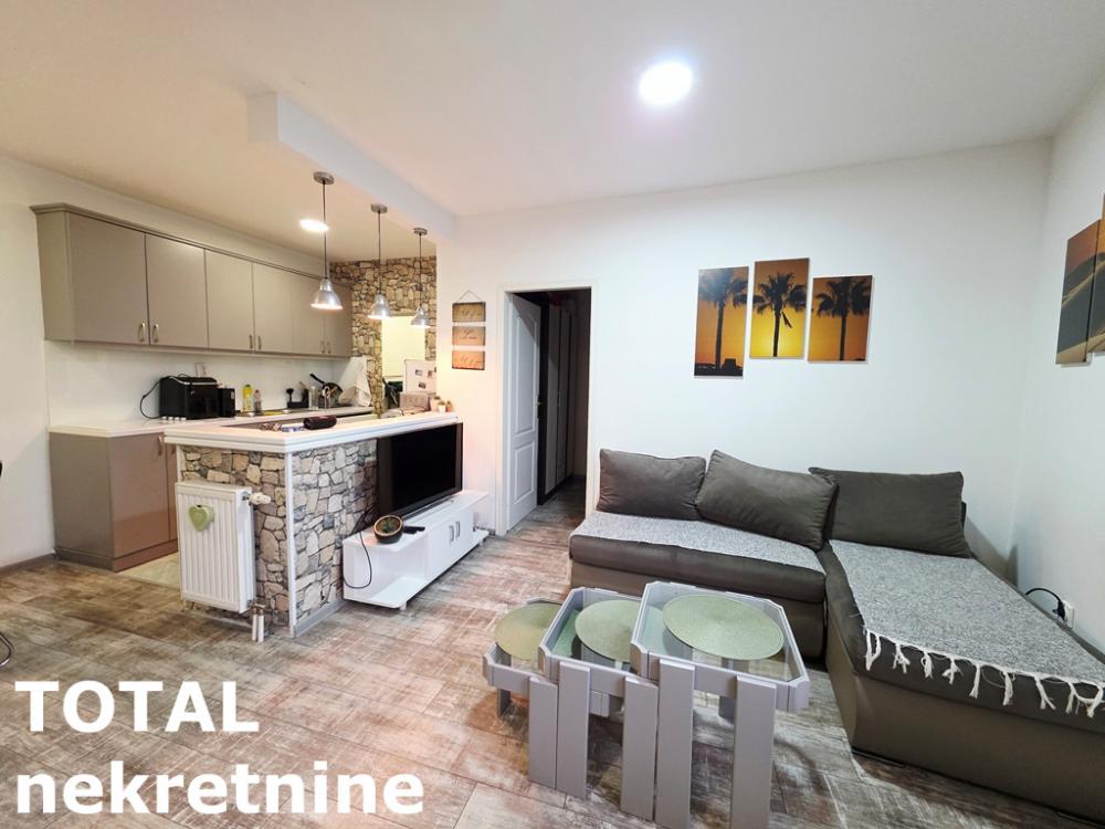 Slika 1 - Stan,NOVI SAD,CENTAR,kv: 42.00, € 134400, ID: 1102711