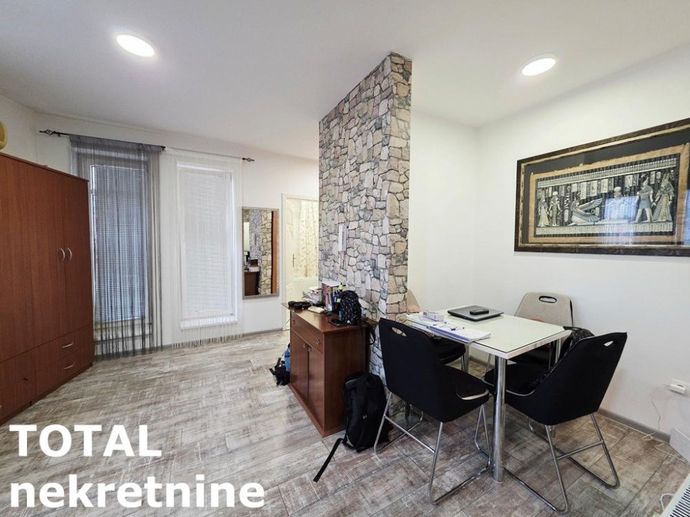 Slika 5 - Stan,NOVI SAD,CENTAR,kv: 42.00, € 134400, ID: 1102711