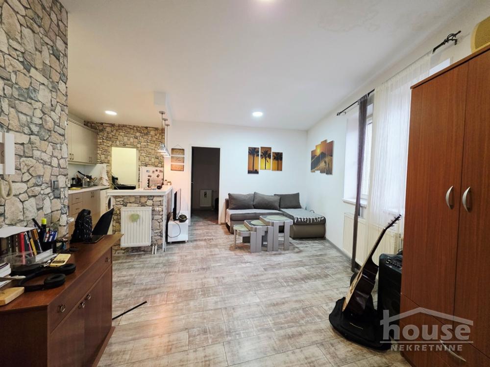 Slika 3 - Stan,NOVI SAD,CENTAR,kv: 42.00, € 134400, ID: 1065865