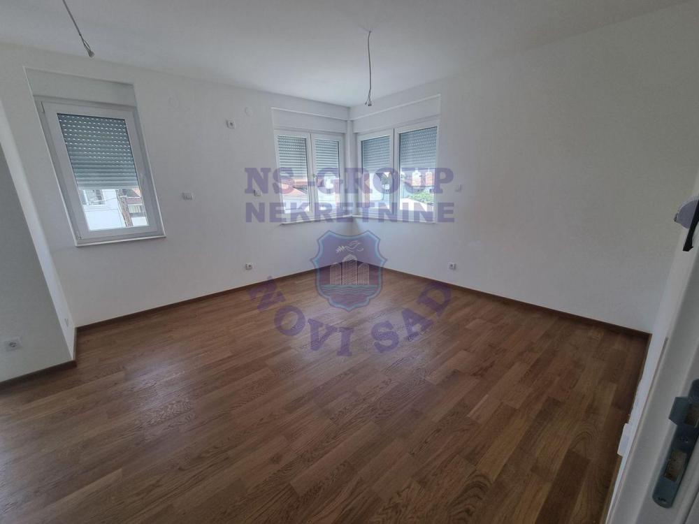 Slika 1 - Dvosoban, 50m2, Bulevar patrijarha Pavla (Somborski bulevar) Novi Sad, sa terasom