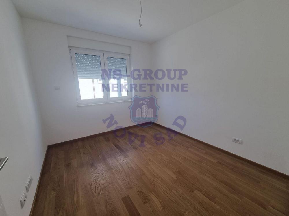Slika 4 - Dvosoban, 50m2, Bulevar patrijarha Pavla (Somborski bulevar) Novi Sad, sa terasom