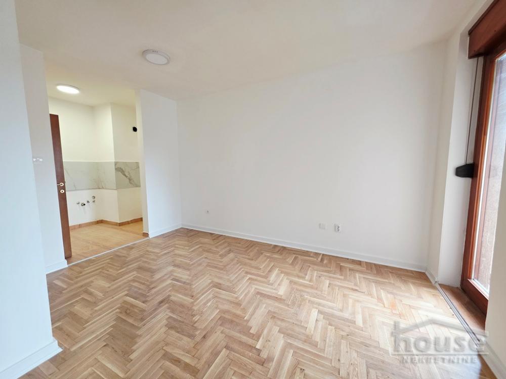 Slika 3 - Stan,NOVI SAD,NOVA DETELINARA,kv: 45.00, € 132000, ID: 1065859