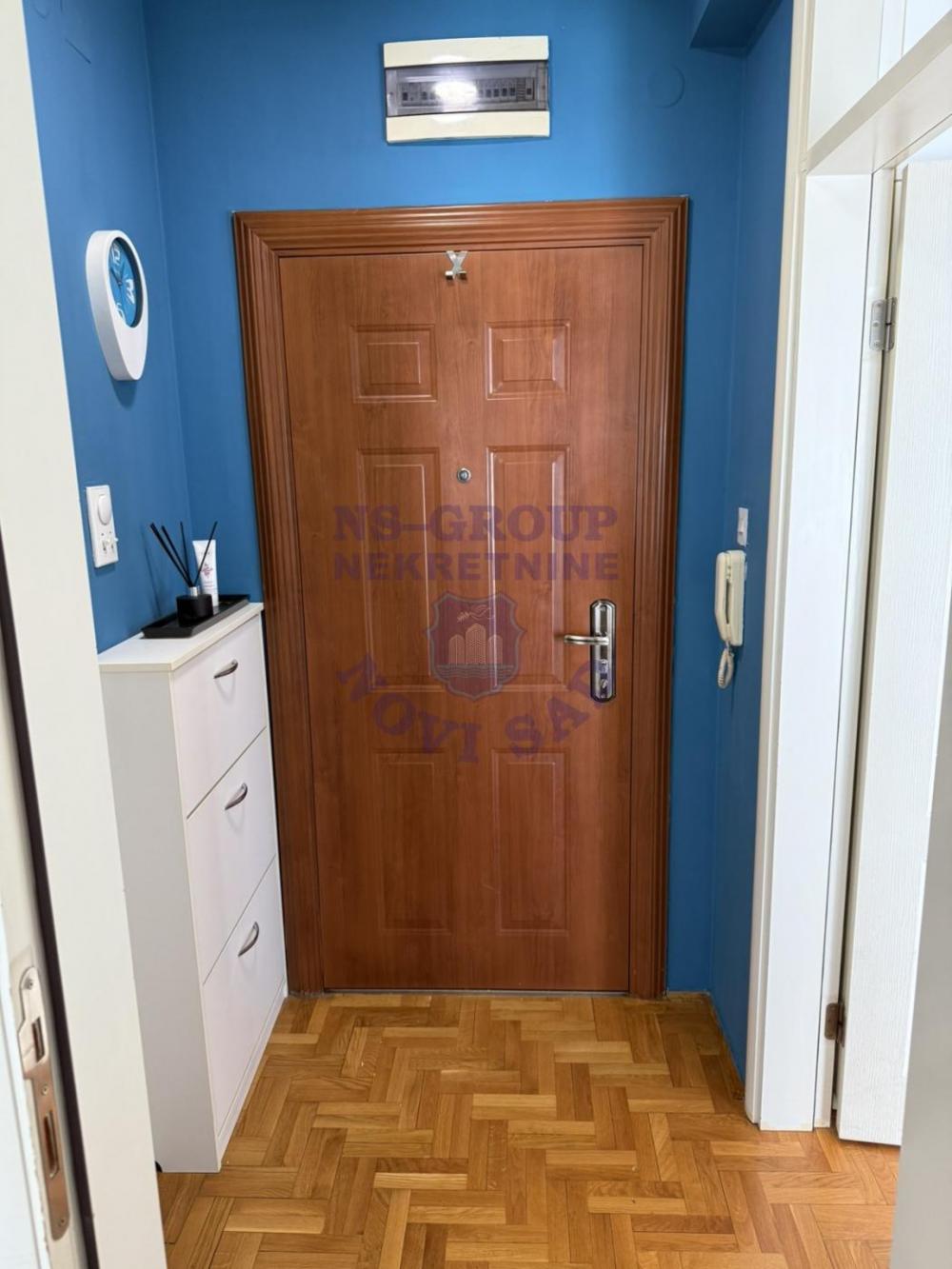 Slika 4 -  kompletno namešten stan u centru Novog Sada