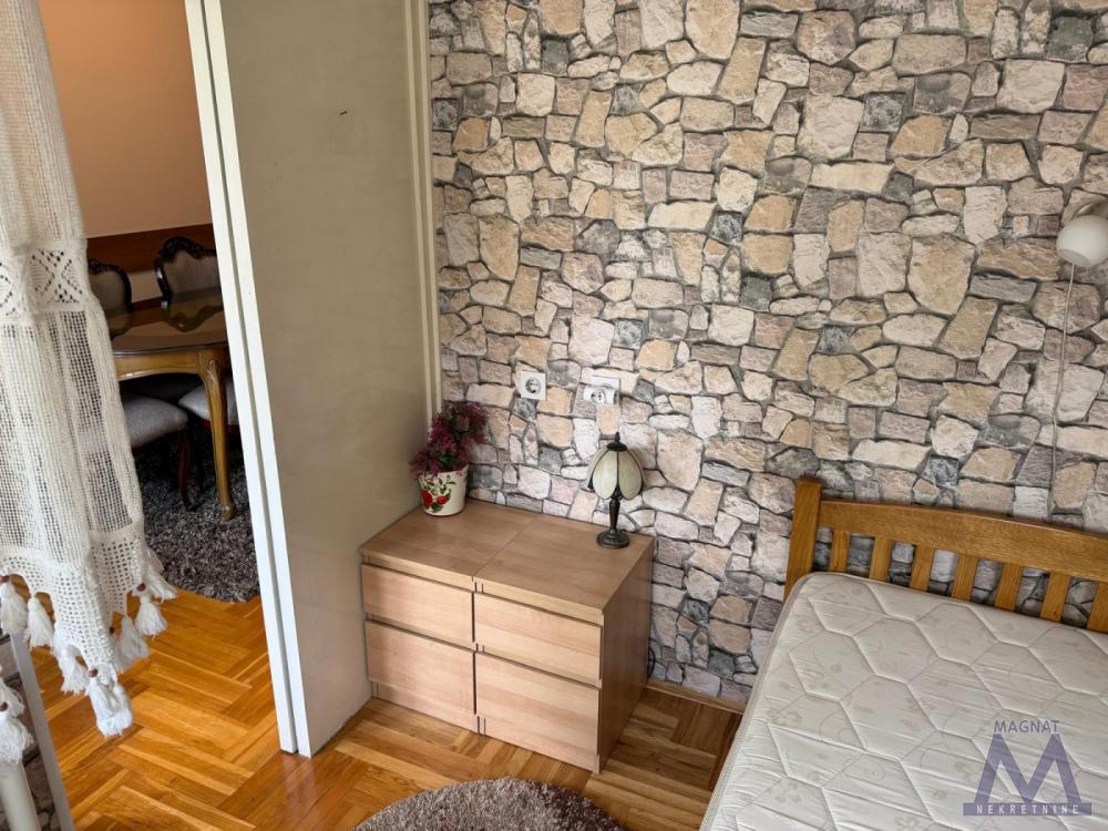 Slika 5 - Stan,NOVI SAD,BULEVAR,kv: 49, € 149400, ID: 1019379