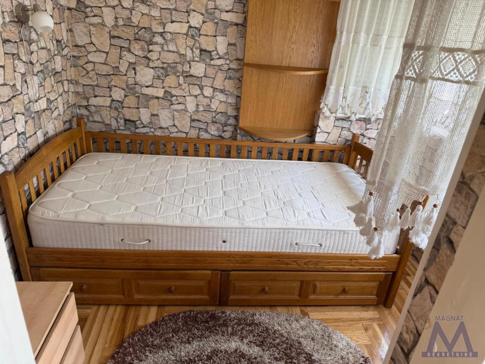 Slika 4 - Stan,NOVI SAD,BULEVAR,kv: 49, € 149400, ID: 1019379