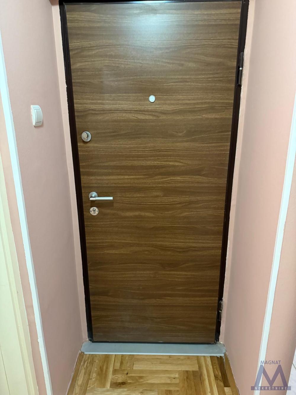 Slika 9 - Stan,NOVI SAD,BULEVAR,kv: 49, € 149400, ID: 1019379