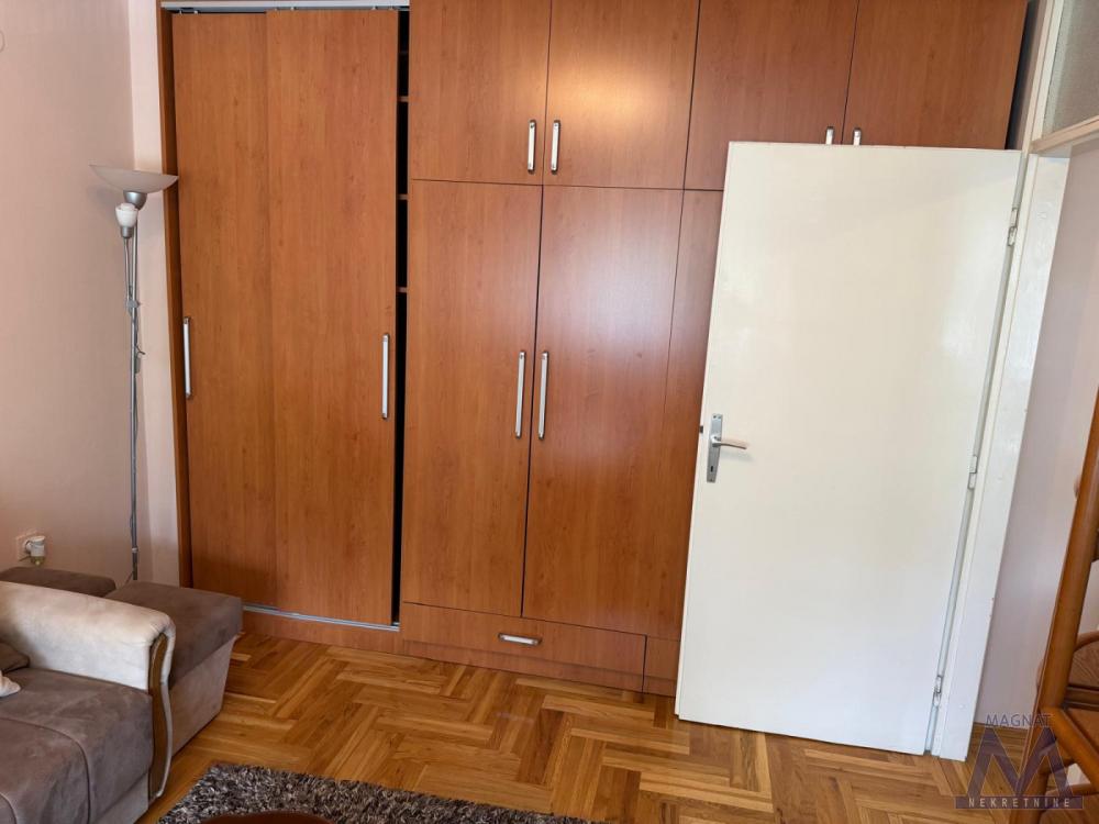 Slika 1 - Stan,NOVI SAD,BULEVAR,kv: 49, € 149400, ID: 1019379