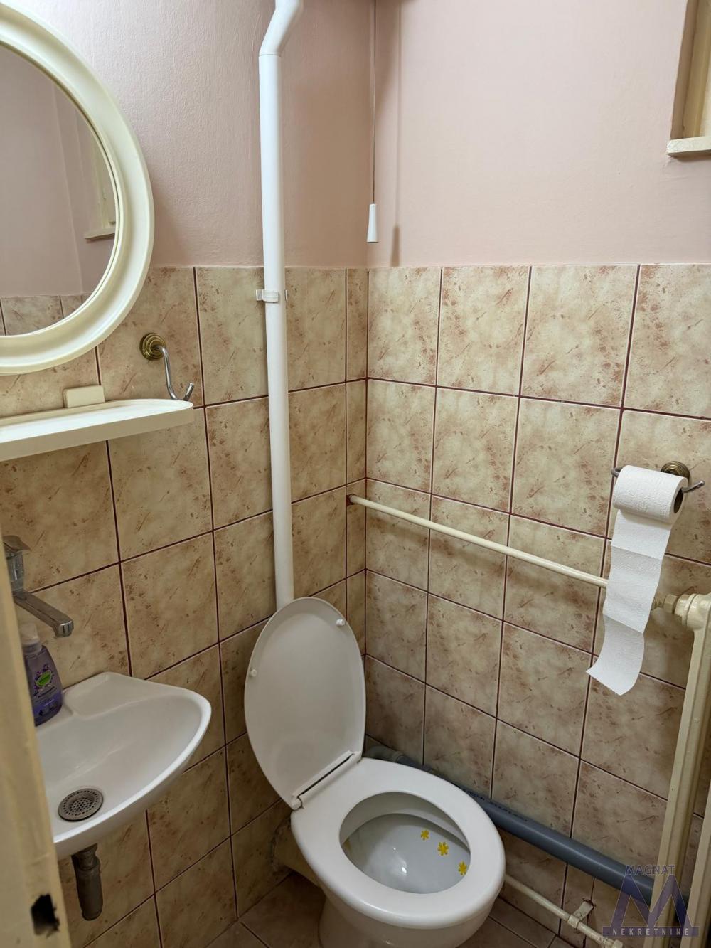 Slika 8 - Stan,NOVI SAD,BULEVAR,kv: 49, € 149400, ID: 1019379