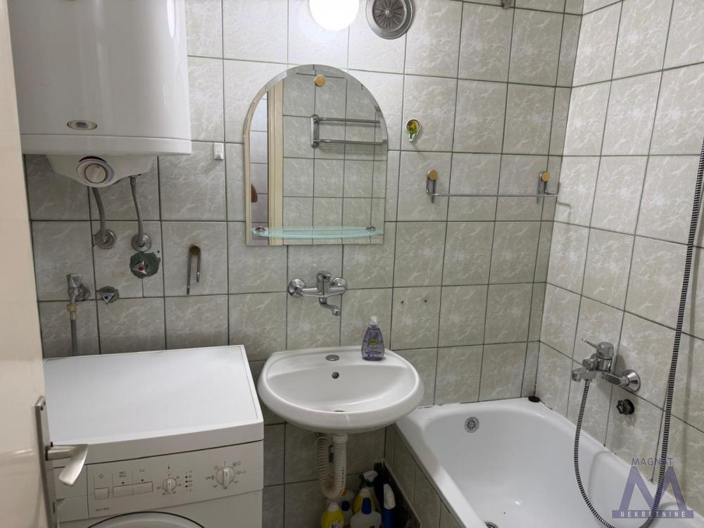 Slika 7 - Stan,NOVI SAD,BULEVAR,kv: 49, € 149400, ID: 1019379