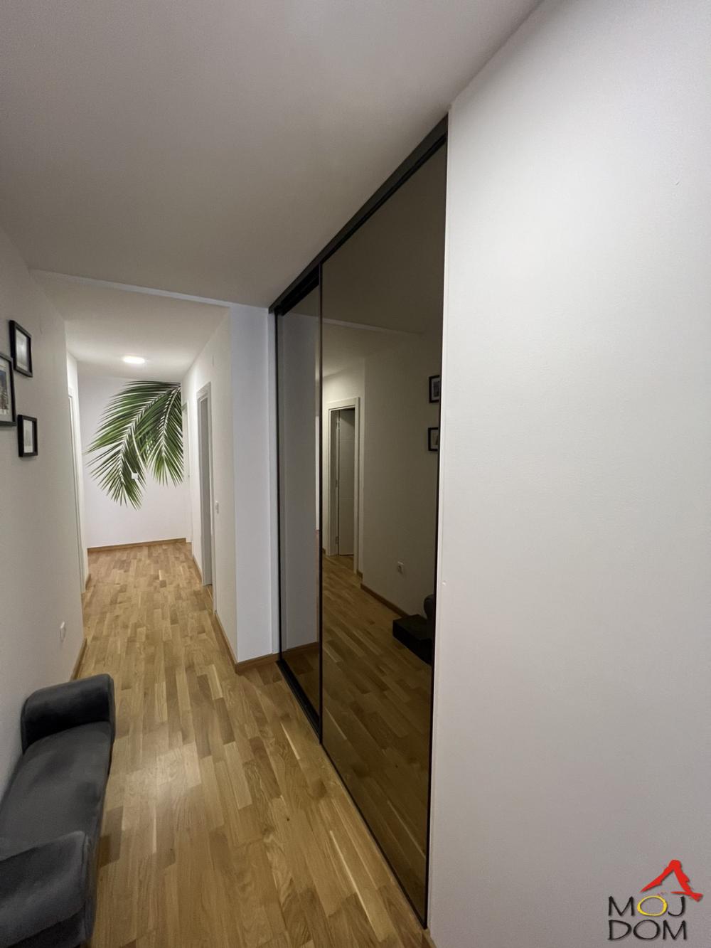Slika 10 - Stan,NOVI SAD,TELEP,kv: 87, € 267800, ID: 1025887