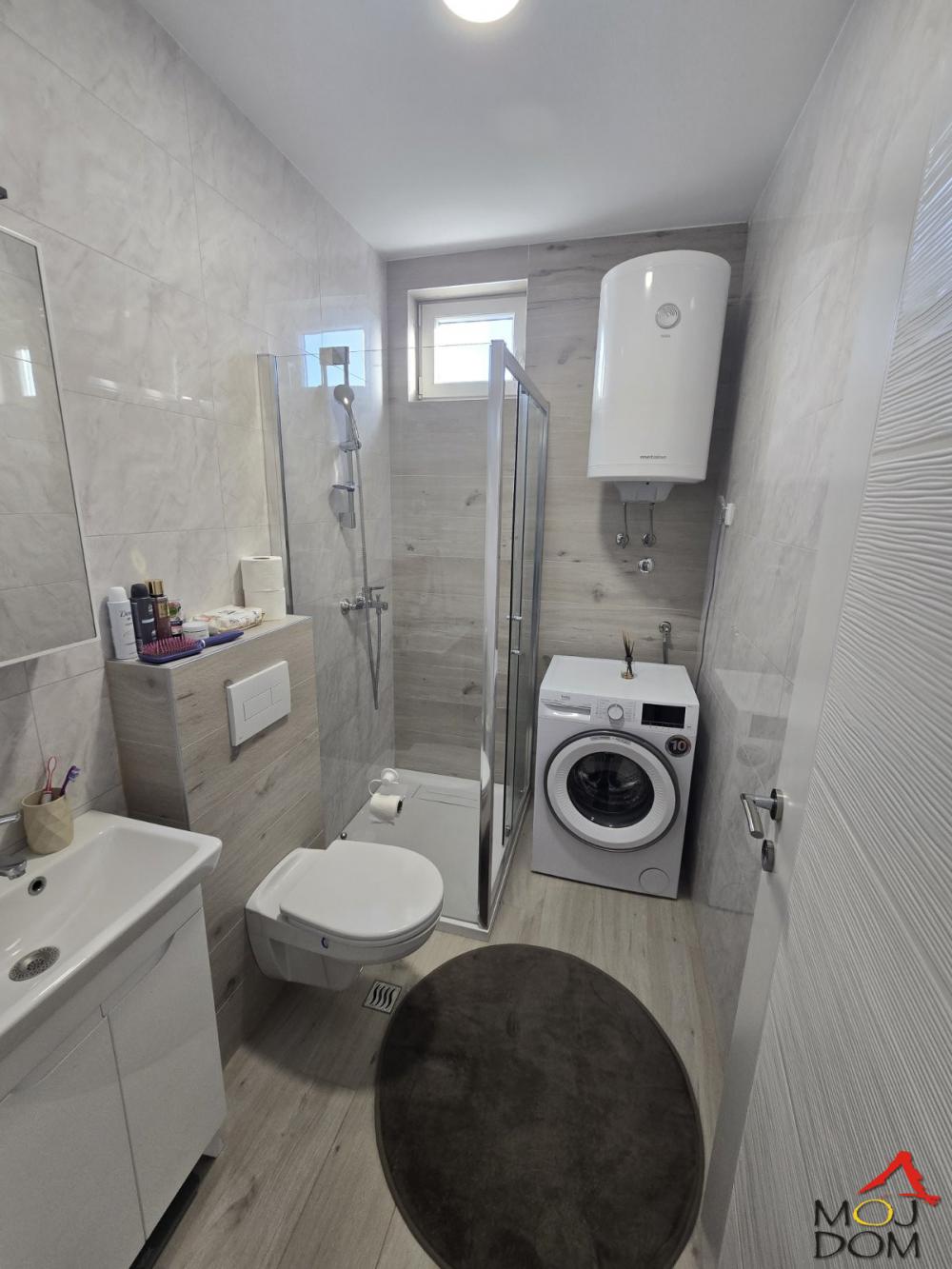 Slika 11 - Stan,NOVI SAD,ADICE,kv: 88, € 199000, ID: 1029378