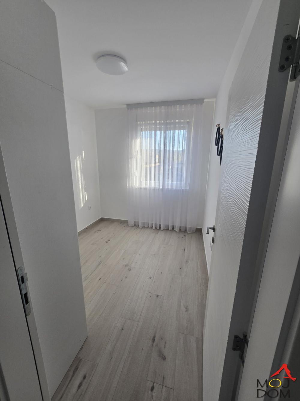 Slika 8 - Stan,NOVI SAD,ADICE,kv: 88, € 199000, ID: 1029378