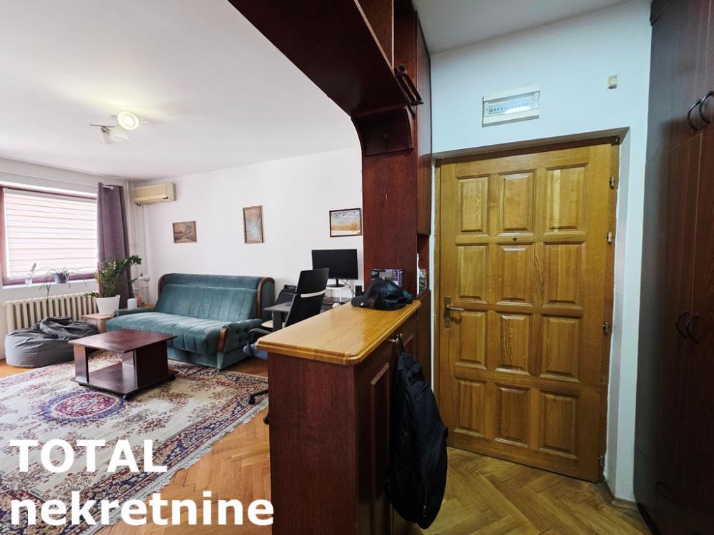 Slika 10 - Stan,NOVI SAD,CENTAR,kv: 40.00, € 130000, ID: 1102717