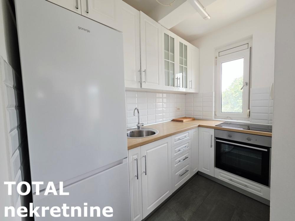 Slika 4 - Stan,NOVI SAD,BULEVAR,kv: 42.00, € 158000, ID: 1102689