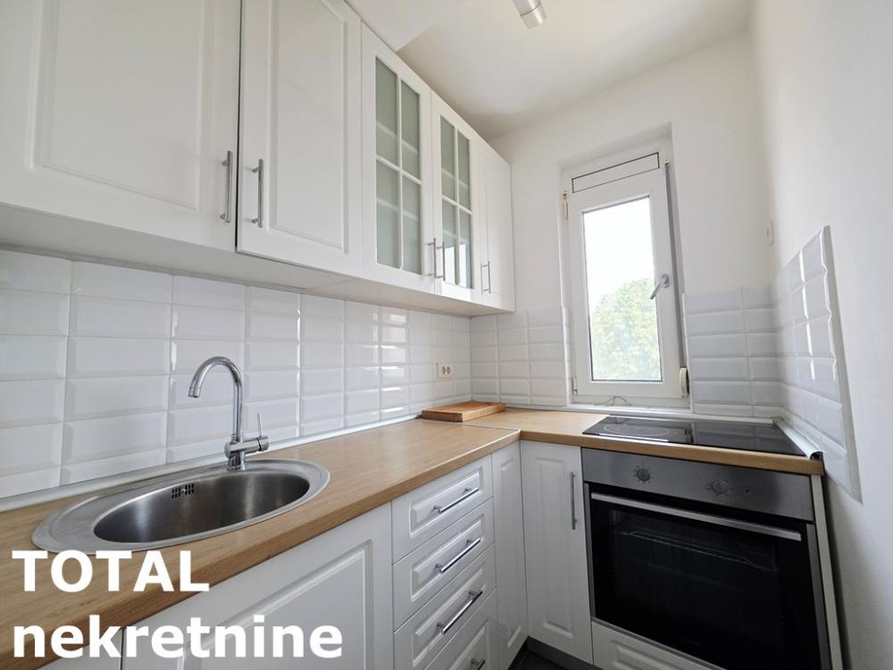 Slika 5 - Stan,NOVI SAD,BULEVAR,kv: 42.00, € 158000, ID: 1102689