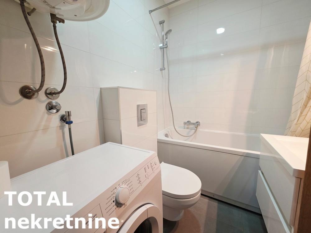 Slika 8 - Stan,NOVI SAD,BULEVAR,kv: 42.00, € 158000, ID: 1102689