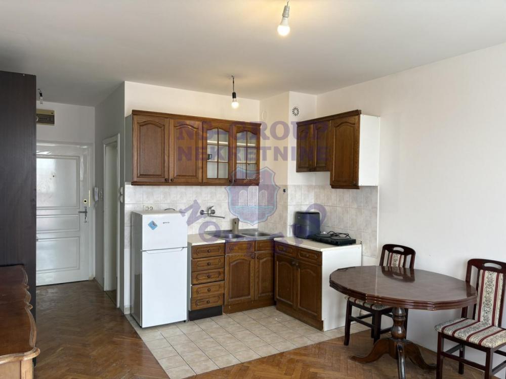 Slika 2 - Prodaja stana, 24m2, Grbavica Novi Sad, ima lift
