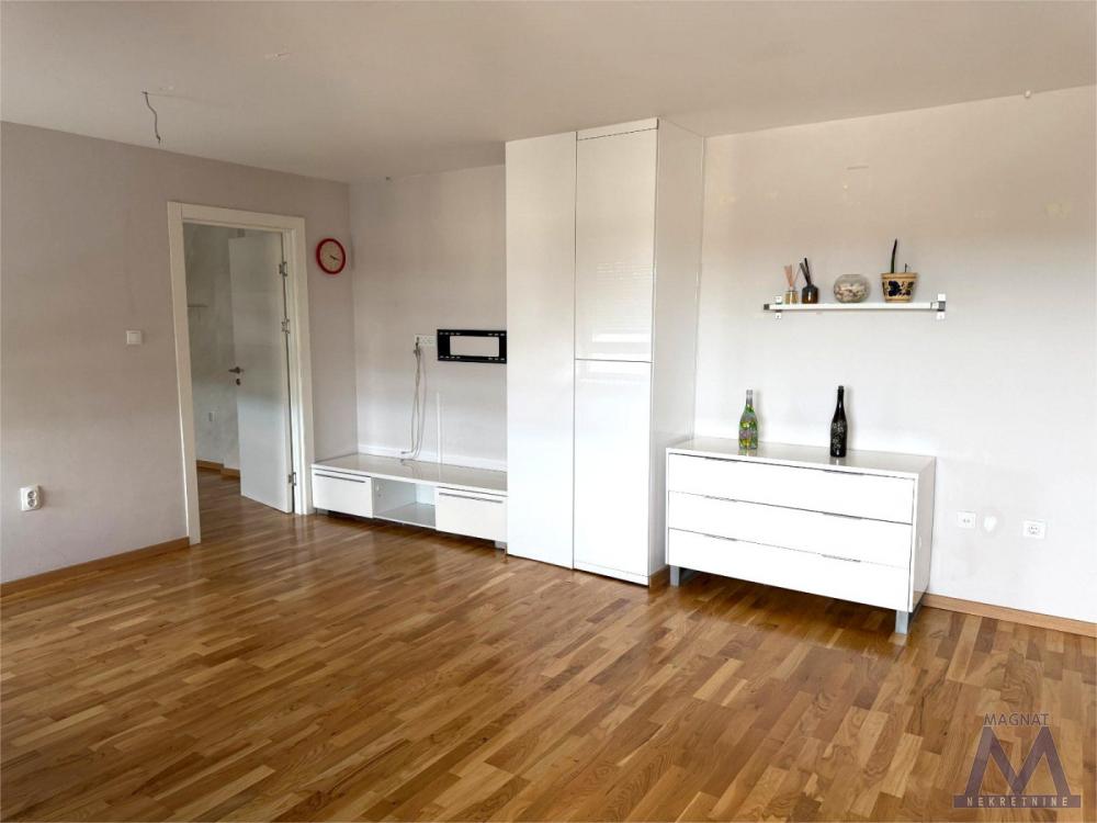 Slika 3 - Stan,NOVI SAD,NOVO NASELJE,kv: 61, € 159000, ID: 1019384