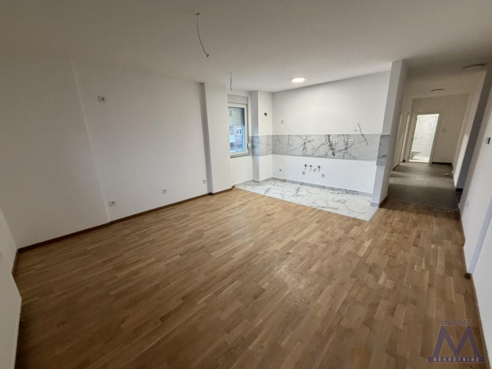 Slika 1 - Stan,NOVI SAD,AVIJACIJA,kv: 74, € 169950, ID: 1019334
