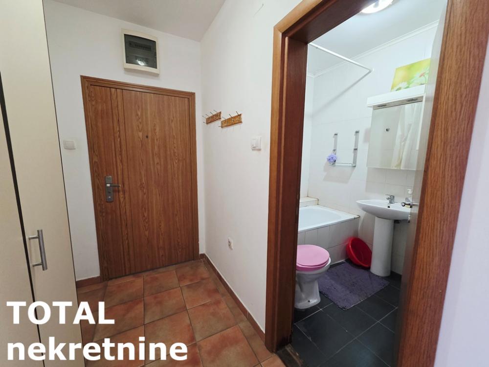 Slika 10 - Stan,NOVI SAD,BULEVAR EVROPE,kv: 44.00, € 126000, ID: 1102723