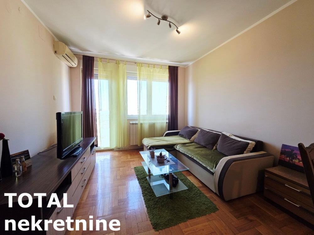 Slika 1 - Stan,NOVI SAD,BULEVAR EVROPE,kv: 44.00, € 126000, ID: 1102723