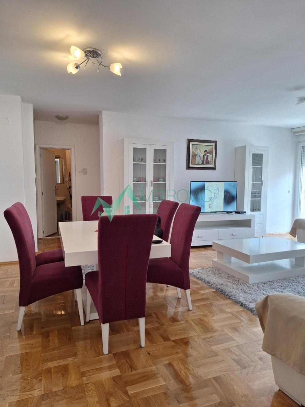 Slika 5 - Dvosoban, renoviran, kompletno namešten 64m2, sa parking mestom, Cara Dušana 