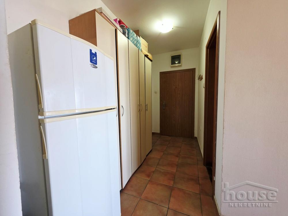 Slika 9 - Stan,NOVI SAD,BULEVAR EVROPE,kv: 44.00, € 126000, ID: 1065877