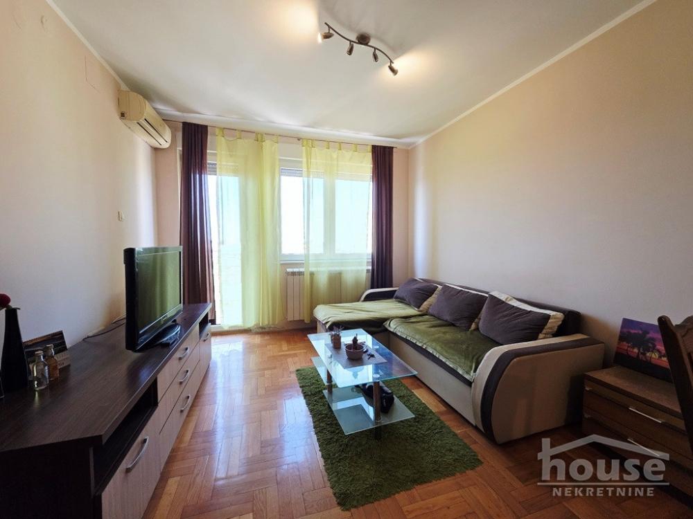 Slika 2 - Stan,NOVI SAD,BULEVAR EVROPE,kv: 44.00, € 126000, ID: 1065877