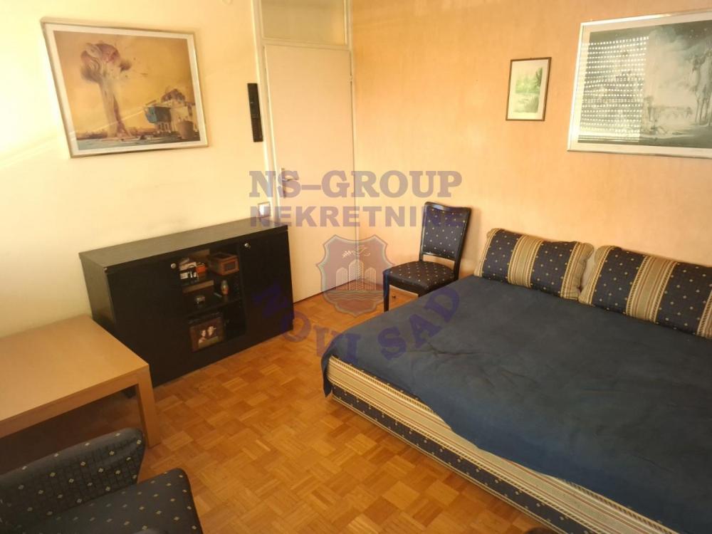 Slika 1 - Petosoban, 106m2, Novo naselje Novi Sad