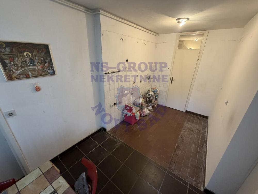 Slika 3 - Troiposoban, 84m2, Novo naselje Novi Sad, sa terasom