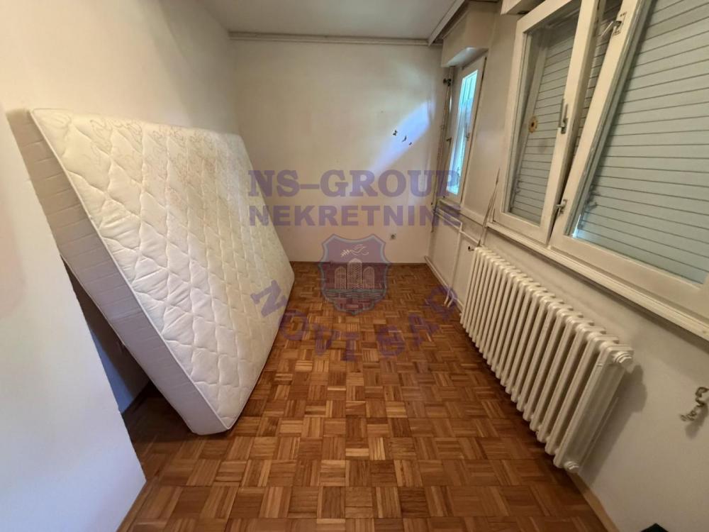 Slika 4 - Troiposoban, 84m2, Novo naselje Novi Sad, sa terasom