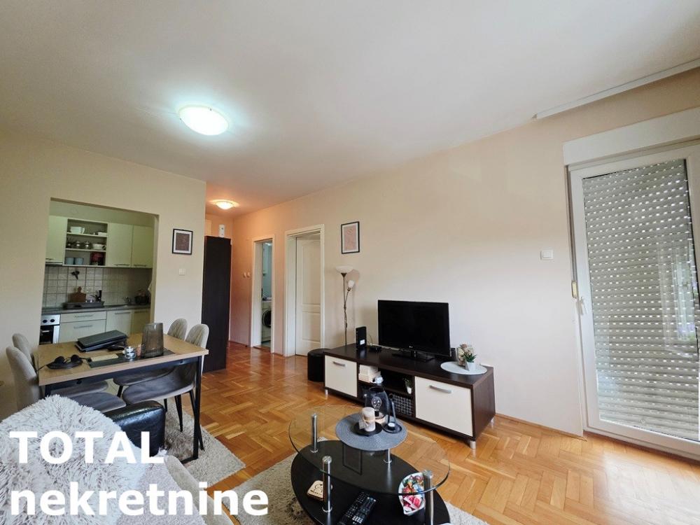 Slika 3 - Stan,NOVI SAD,PODBARA,kv: 37.00, € 115000, ID: 1102725