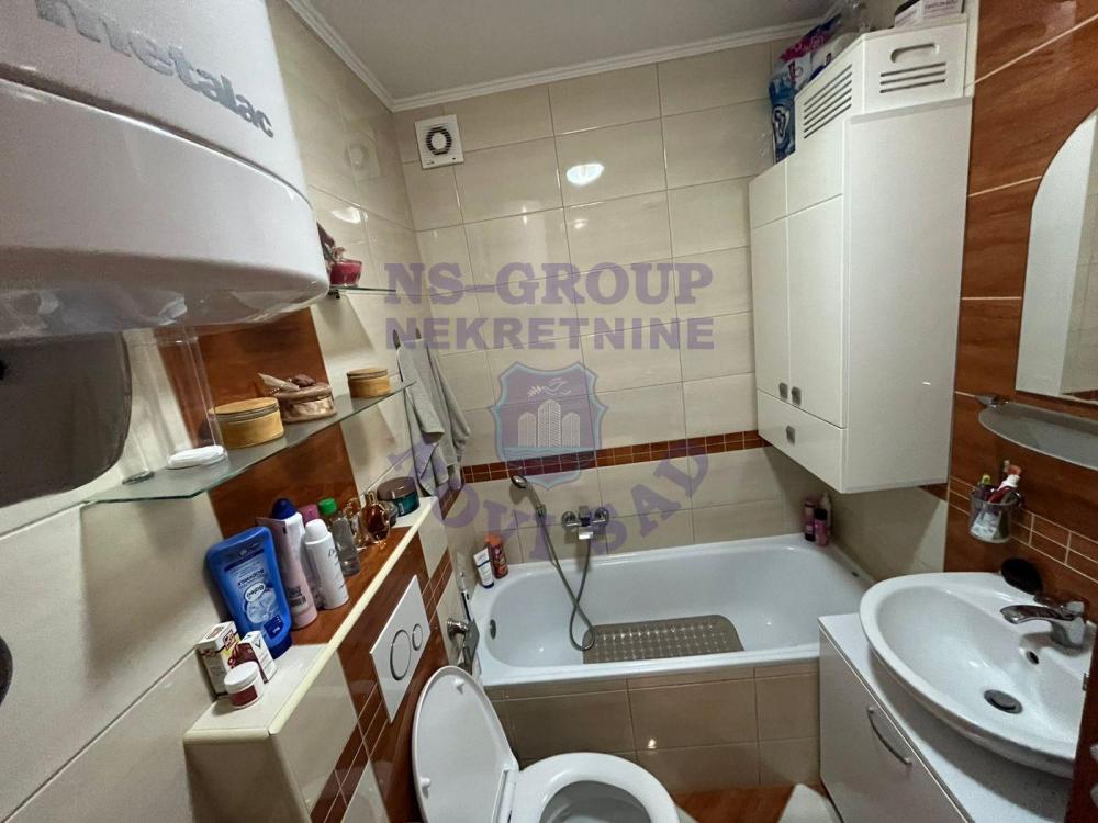 Slika 2 - Troiposoban, 78m2, Bulevar oslobođenja Novi Sad, ima lift