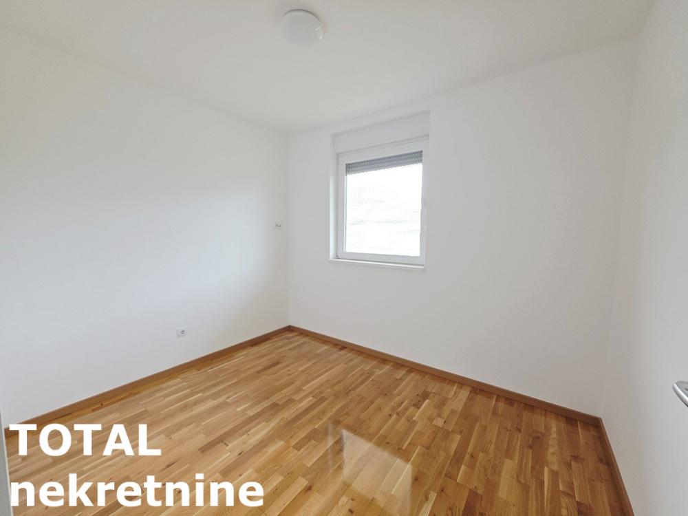 Slika 6 - Stan,NOVI SAD,LIPOV GAJ,kv: 74.00, € 160200, ID: 1102720