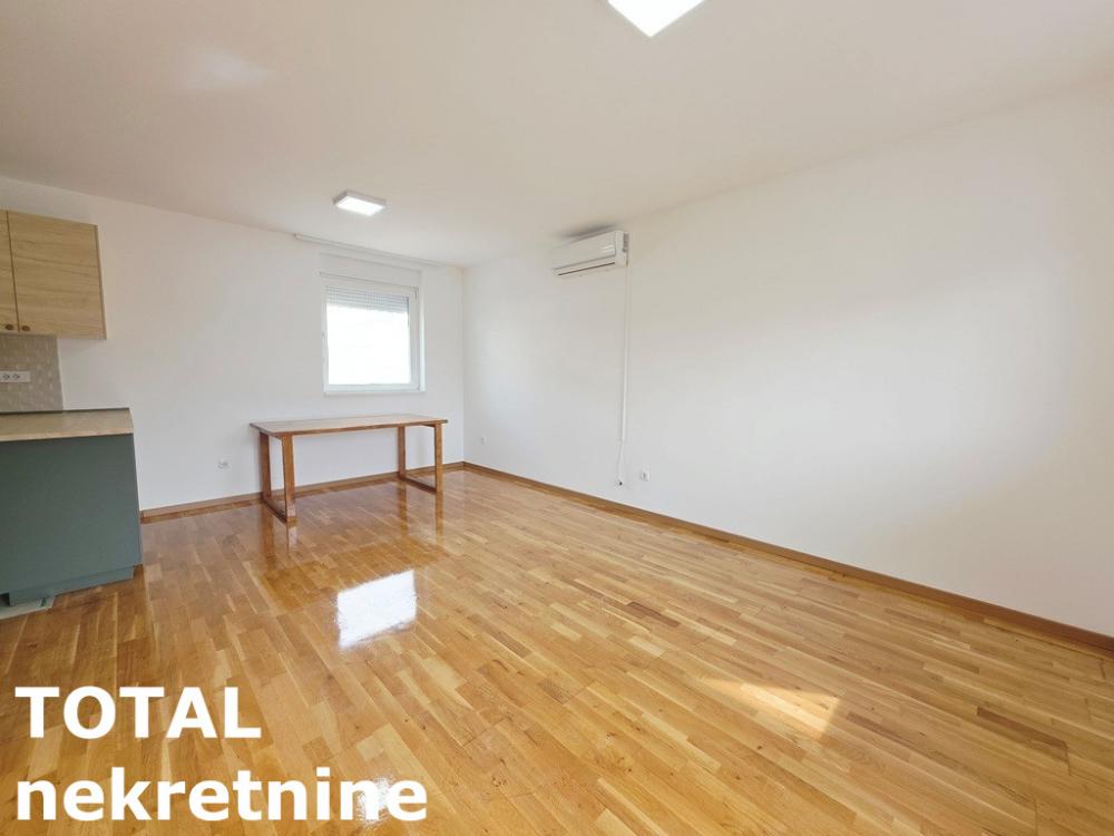 Slika 2 - Stan,NOVI SAD,LIPOV GAJ,kv: 74.00, € 160200, ID: 1102720